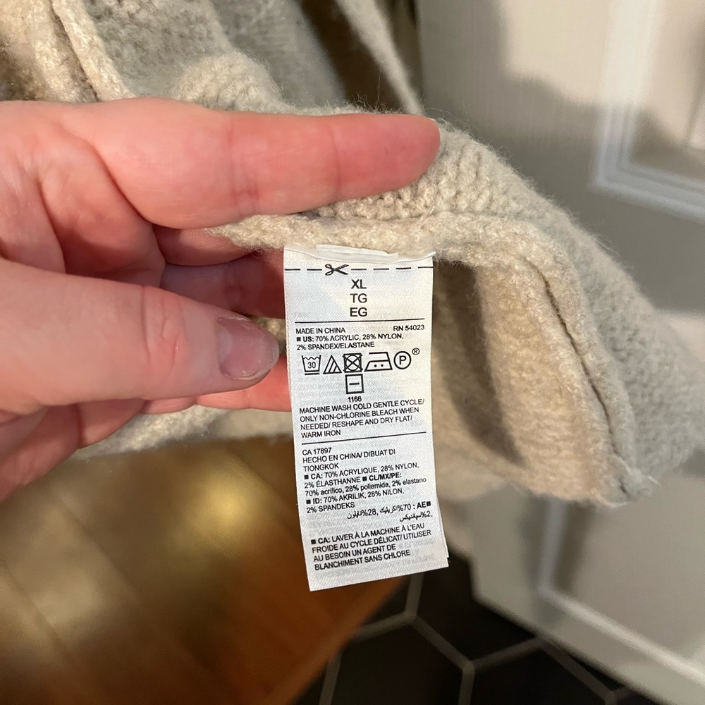 Old Navy Women's Cream Cardigan Sweater - Picture 3 of 3